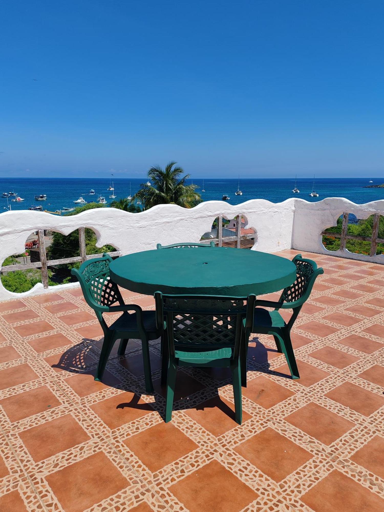 Royal Galapagos Inn ปูแอร์โต บาเกริโซ โมเรโน ภายนอก รูปภาพ