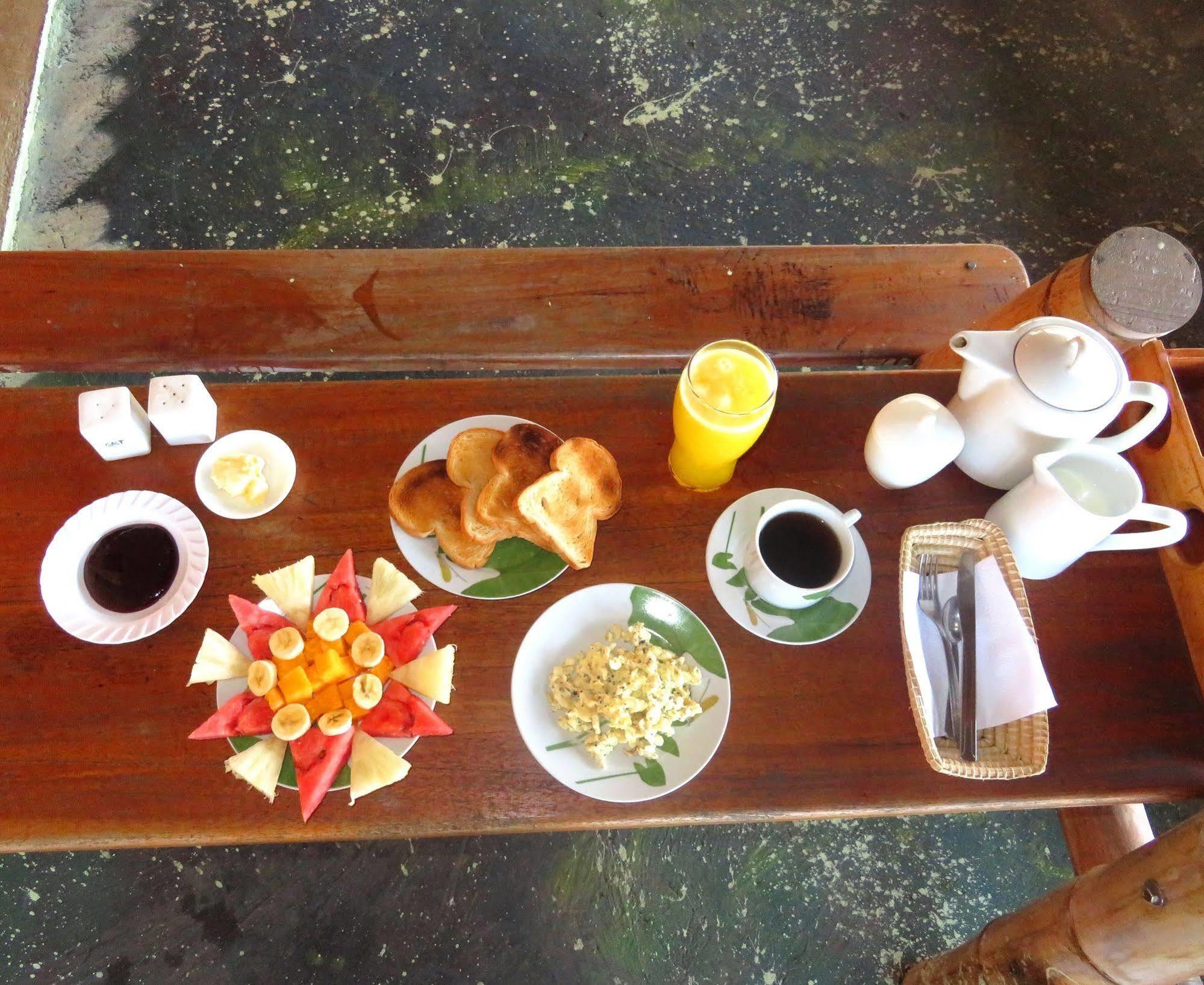 Royal Galapagos Inn ปูแอร์โต บาเกริโซ โมเรโน ภายนอก รูปภาพ